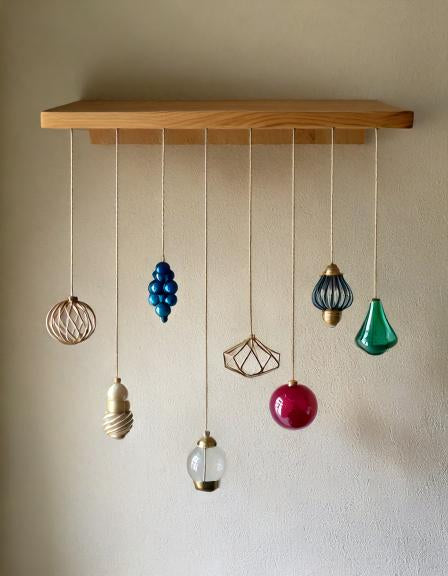 Etagère murale pour boules de Meisenthal en pin - Meisenthal 2024